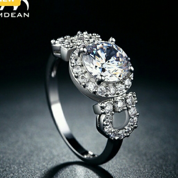 Ladies wedding/engagement ring - Picture 1 of 1